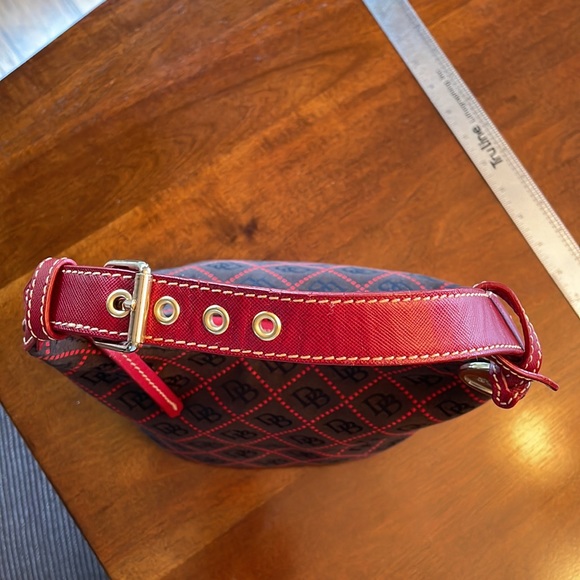 Dooney and Bourke, small hand bag signature fabric - Picture 6 of 11